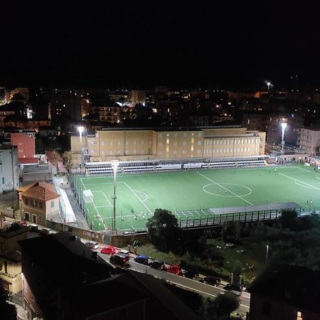 Apartamento Super Vista Al Grattacielo Di Lavagna Exterior foto
