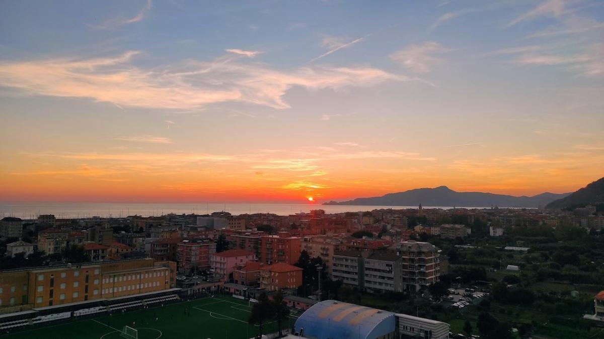 Apartamento Super Vista Al Grattacielo Di Lavagna Exterior foto